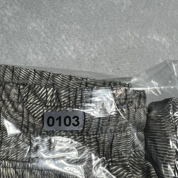 Lululemon Pace Breaker Shorts Mens Size Large Yellow Inseam 7 in No Liner - Picture 11 of 11